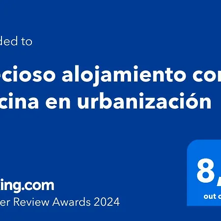Precioso Alojamiento Con Piscina En Urbanizacion